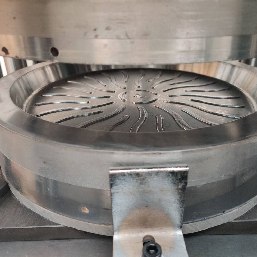 Paper plate making machine heater